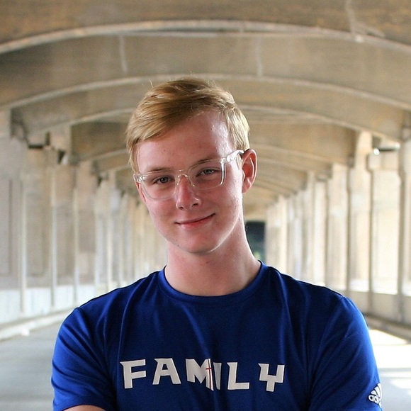 Meet your Posher, Andrew - Picture 1 of 1